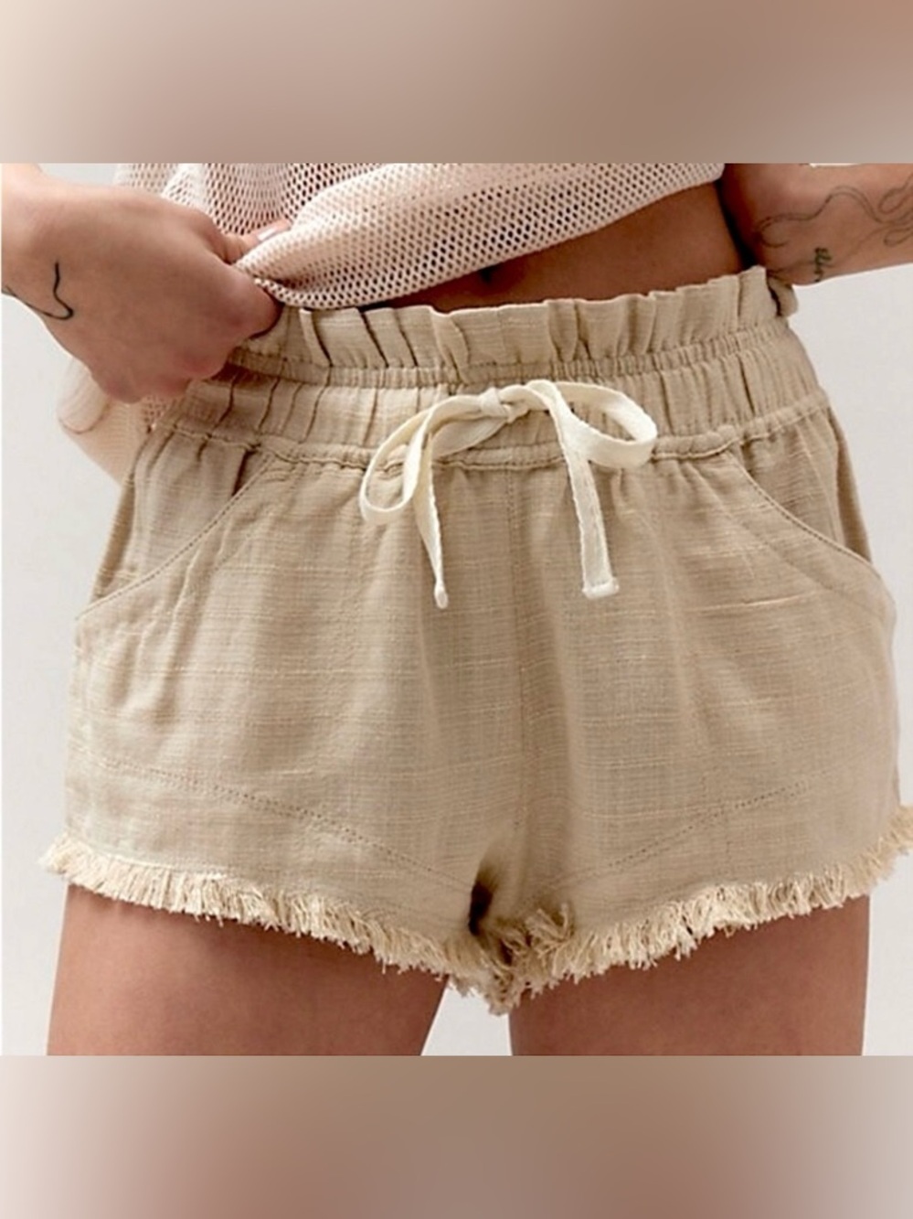New! Urban Outfitters BDG Frankie Paperbag Micro Short in Cream frayed hem M